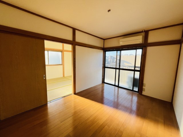 拡大写真:第5もえぎ野ハイツ 1階103の居間