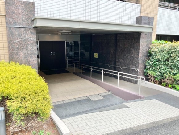 拡大写真:センターフォートG棟 6階661のエントランス