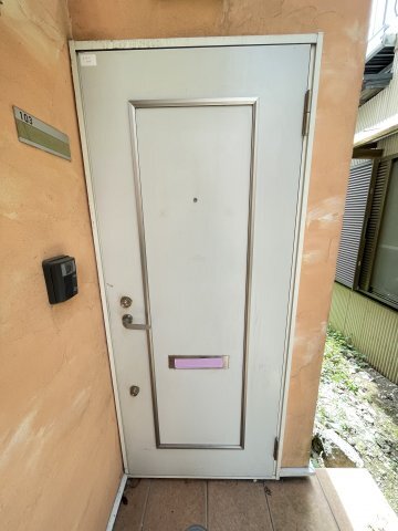 拡大写真:さくら横須賀中央 1階103の玄関