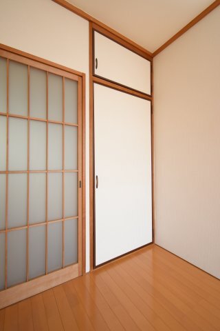 拡大写真:シティハイム中田A 2階205の収納