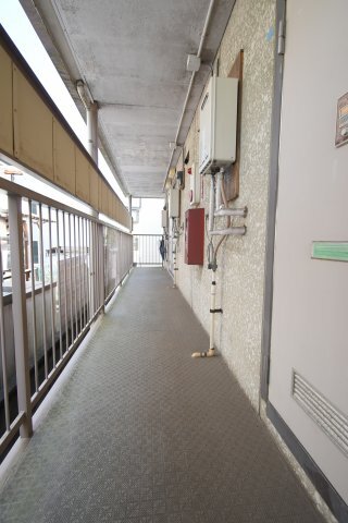 拡大写真:シティハイム中田A 2階205のロビー