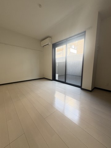 拡大写真:クレドシャンテ武蔵小杉 1階102の※別部屋参考画像です。