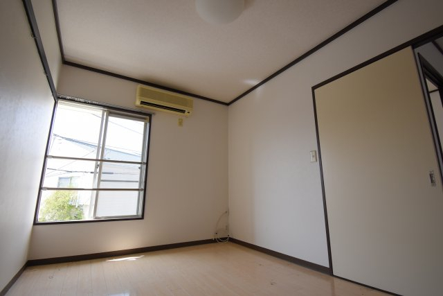 拡大写真:シェモア 1階102の※別部屋参考画像です。