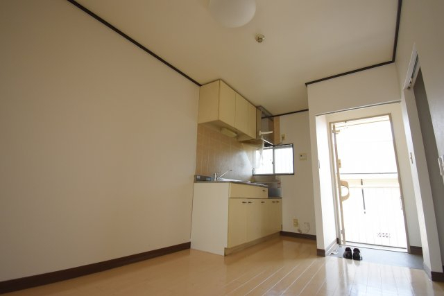 拡大写真:シェモア 1階102の※別部屋参考画像です。