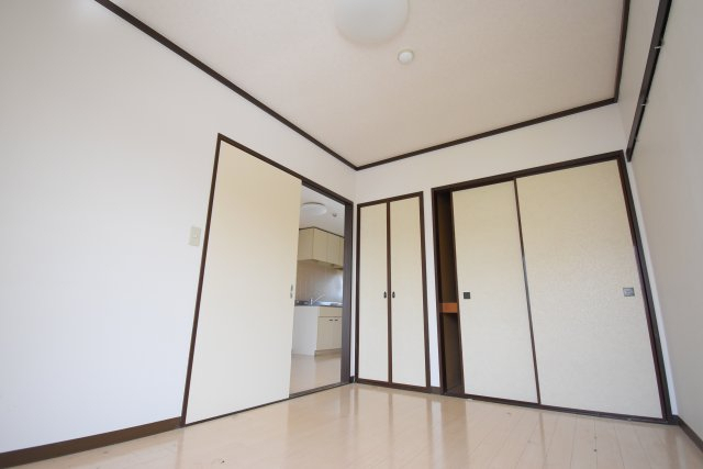 拡大写真:シェモア 1階102の※別部屋参考画像です。