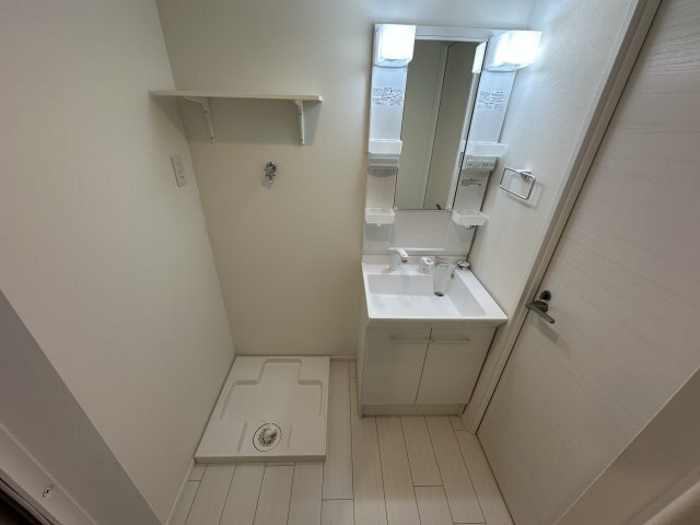 拡大写真:早稲田鶴巻町IMAハウス 地下1階101の洗面所