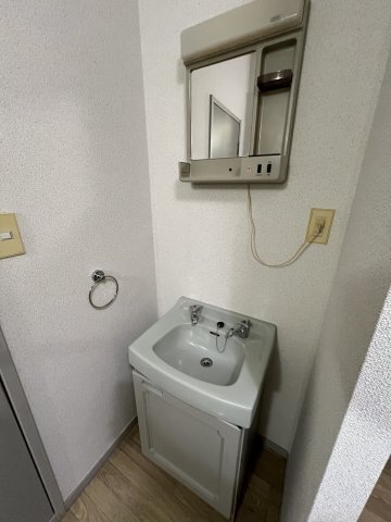 拡大写真:サザンウィンド 1階102の洗面所