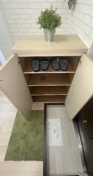 拡大写真:サニークレスト 2階203のエントランス