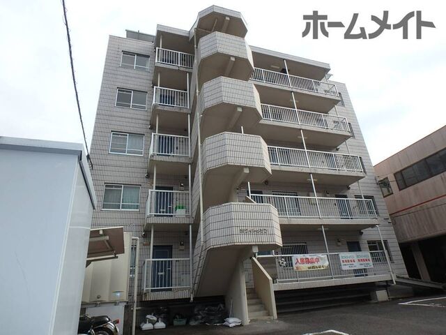 ホワイトメゾンの外観