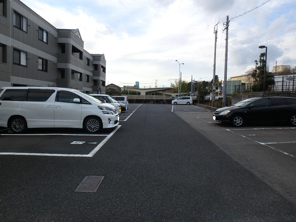 拡大写真：Ｐｌａｎｔ　ｄ’ｏｒ 1階105の駐車場