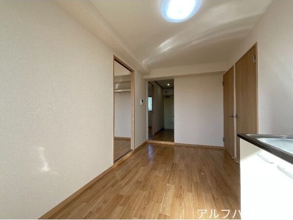 拡大写真:シティハイツ 9階901の居間