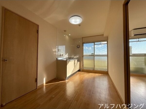 拡大写真:シティハイツ 9階901の居間