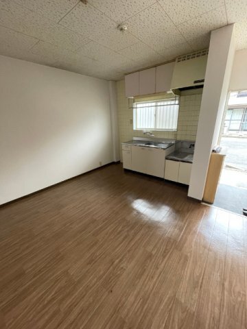 拡大写真:コーポ梅白 1階106の居間