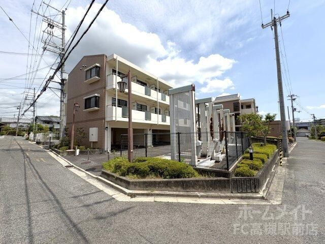 ロイヤルハイツの外観