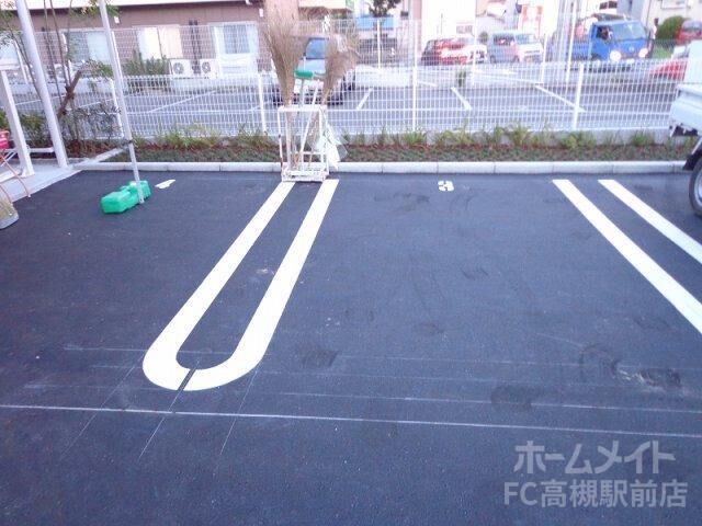 拡大写真:ラパン ノアール 2階205の駐車場