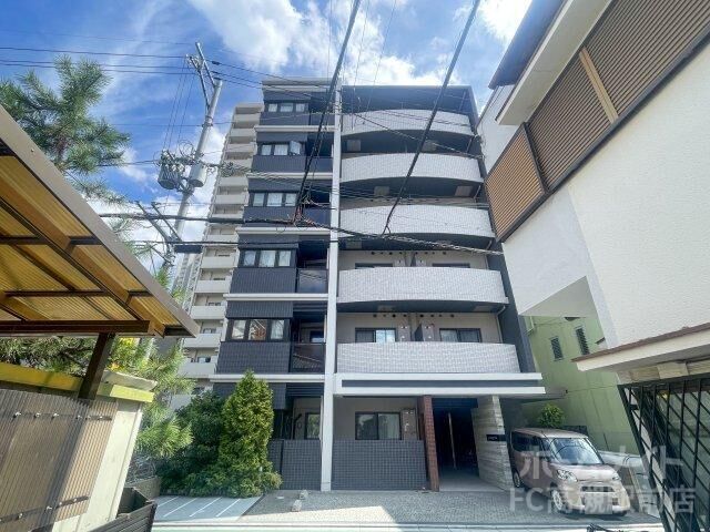 拡大写真：D TOWER芥川 1階102の建物外観