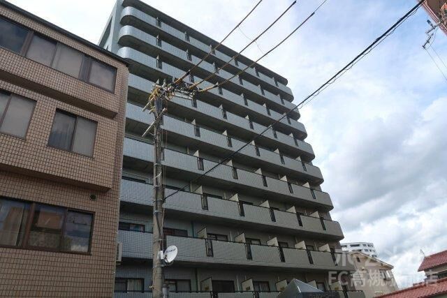 ウェルシーコート高槻の外観