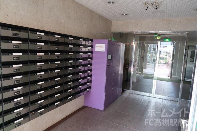 拡大写真:ウェルシーコート高槻 7階702のロビー