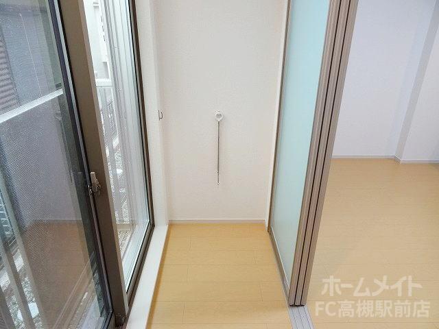拡大写真:カーサ フィオーレ 1階102のバルコニー