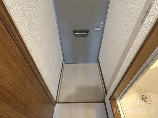 拡大写真:コーポホリデーイン 2階25の玄関