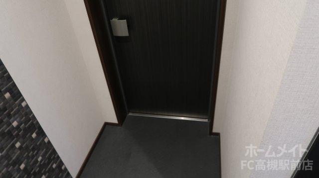拡大写真：D TOWER芥川 1階102の玄関