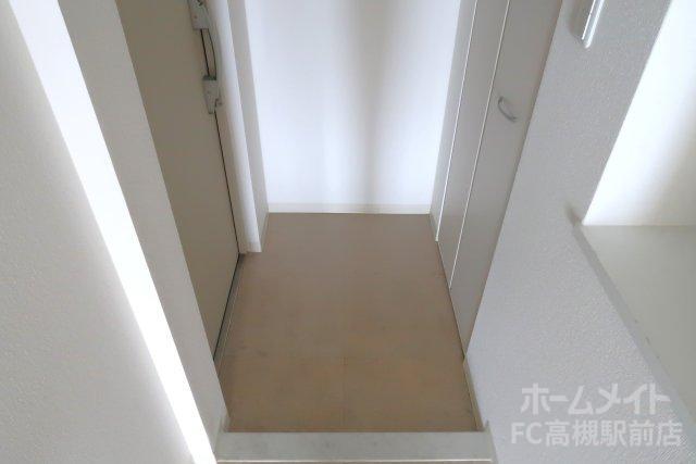 拡大写真：グランブルー高槻 4階401の玄関