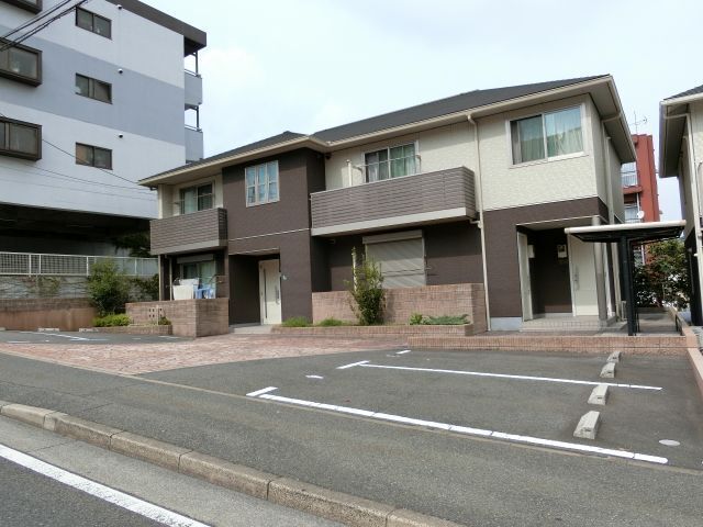 ロアーブル壱番館の外観