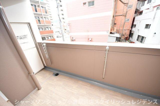 拡大写真:ウィングス西本町 2階208のバルコニー
