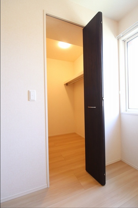 拡大写真：D-room泉台　A棟 2階201の収納