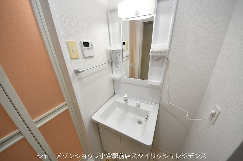 拡大写真:アクシオ小倉 9階903の洗面所
