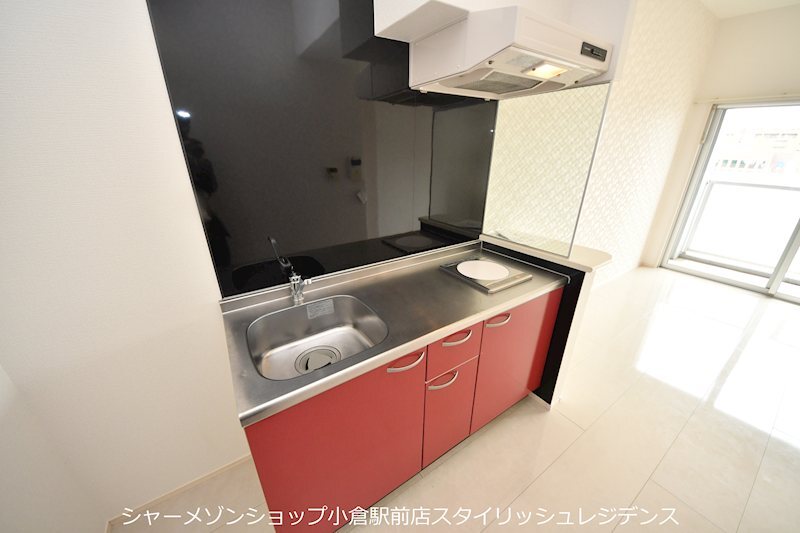拡大写真:アクシオ小倉 9階903のキッチン