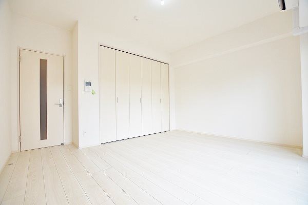拡大写真:到津エイトフラッグ 10階1002の居間