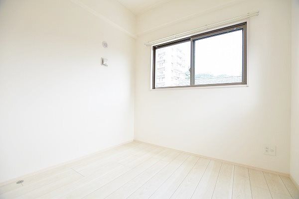 拡大写真:到津エイトフラッグ 10階1002の洋室