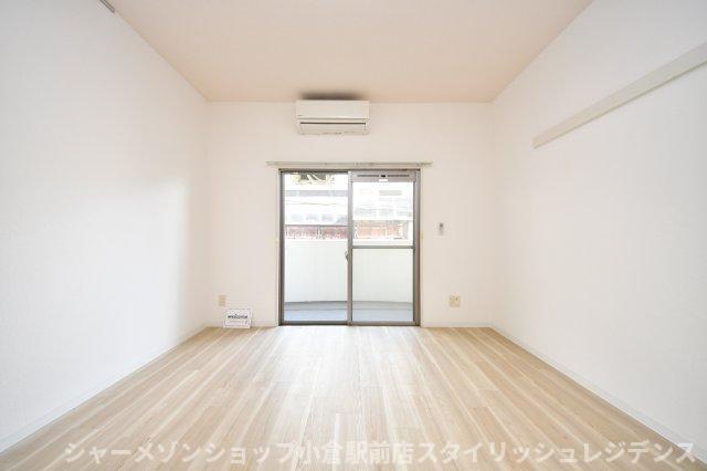 拡大写真：リファレンス嵐山口 3階301の居間