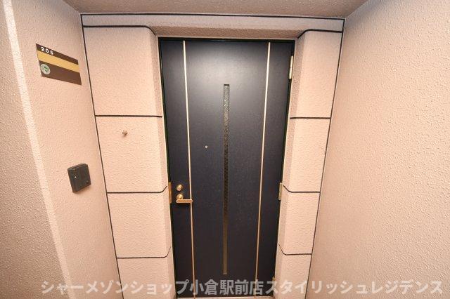 拡大写真:フリーリー守恒 2階205の玄関