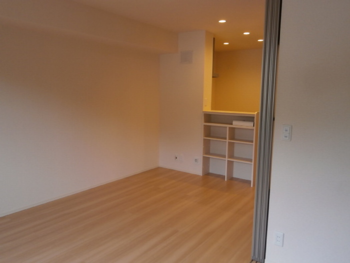 拡大写真:D-room泉台 A棟 2階202の居間
