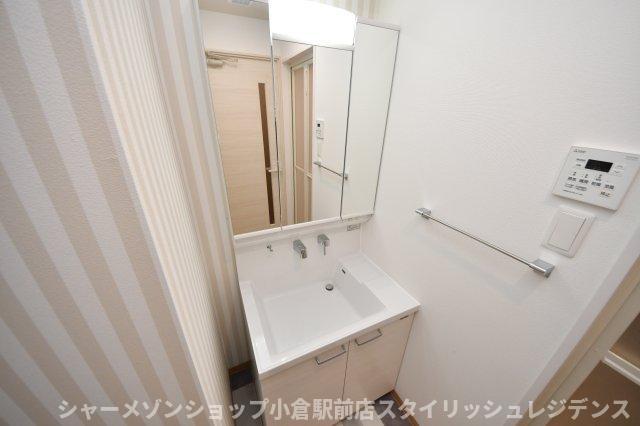 拡大写真:G-Apartment開 1階105の洗面所
