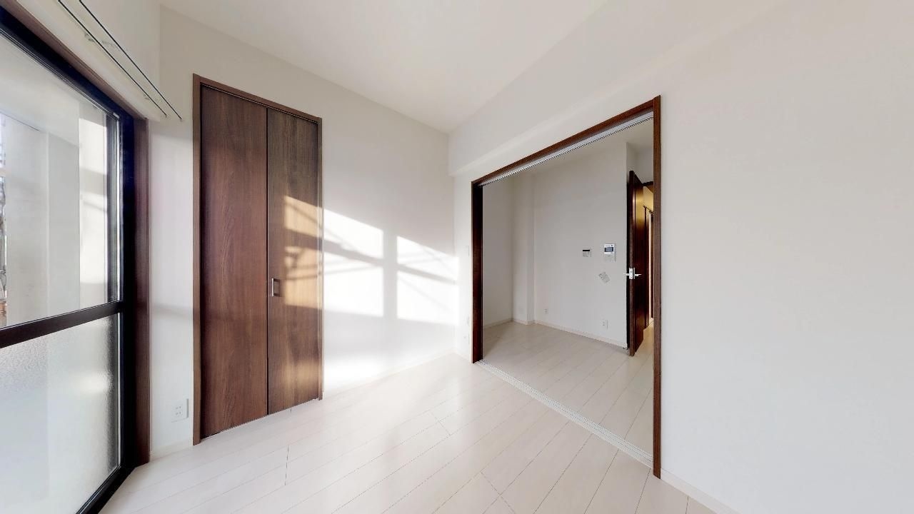 拡大写真:THE SQUARE・Platinum Residence 9階902の居間