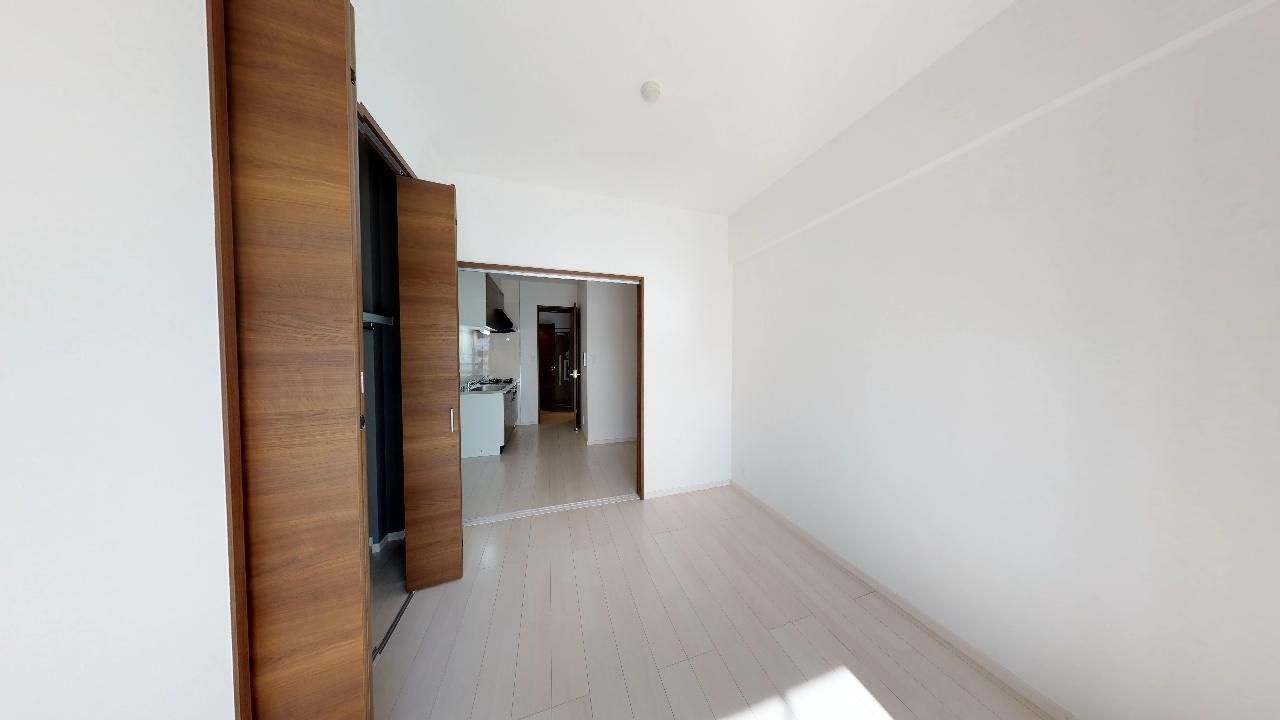 拡大写真:THE SQUARE・Platinum Residence 9階902の居間