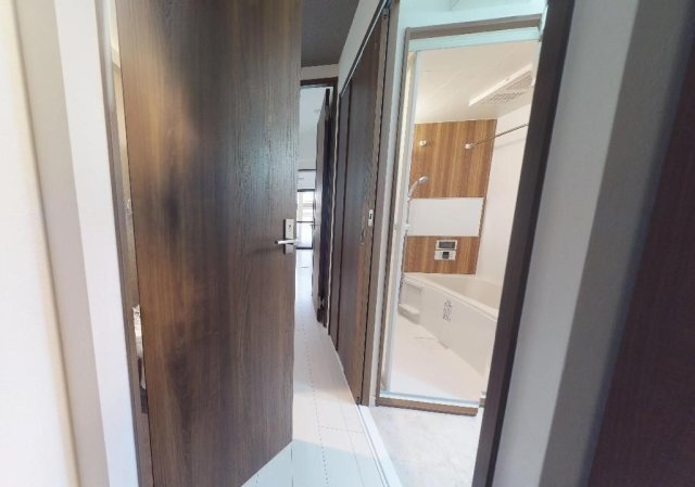 拡大写真:THE SQUARE・Platinum Residence 9階902の玄関