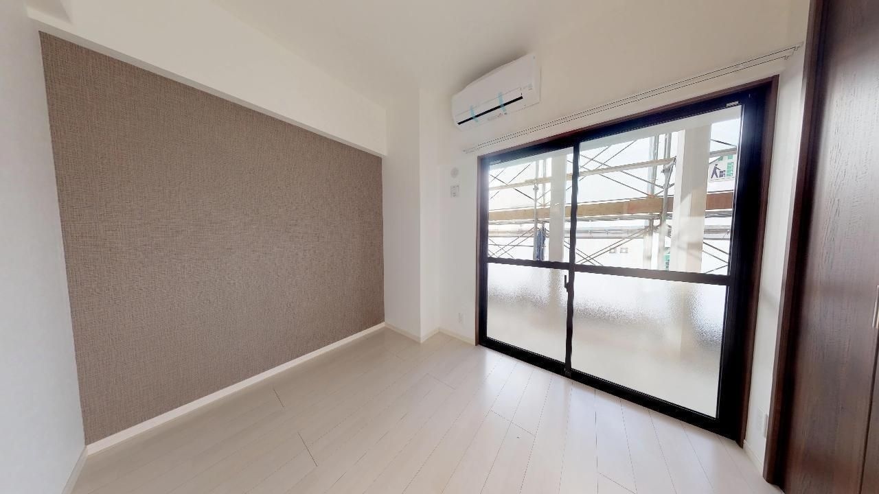 拡大写真:THE SQUARE・Platinum Residence 9階902の洋室
