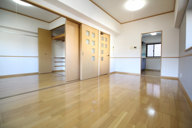 拡大写真：ボヌール小倉　 4階402の居間