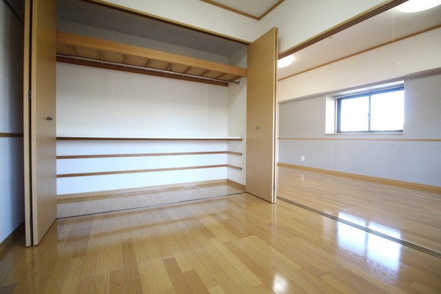 拡大写真：ボヌール小倉　 4階402の収納