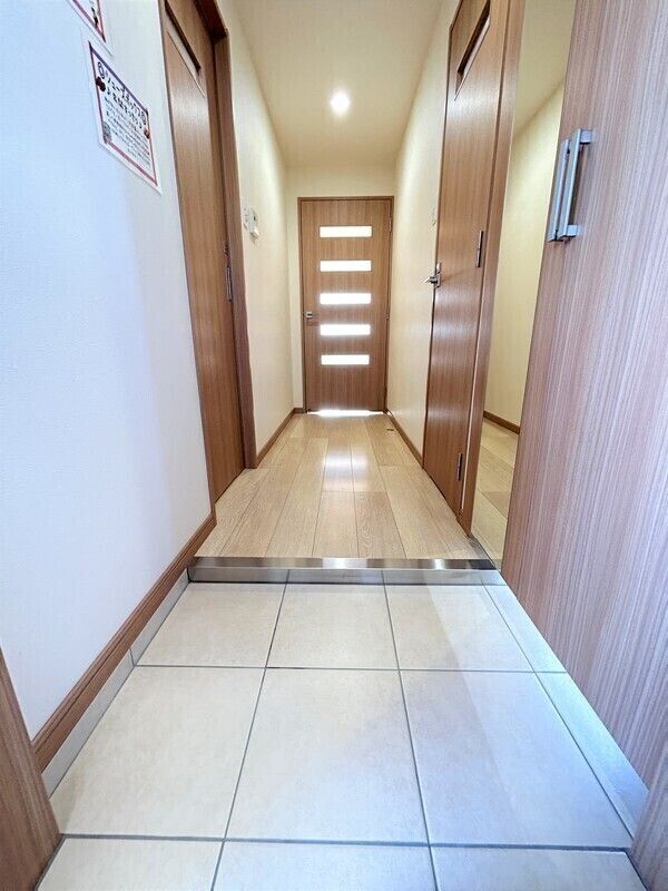 拡大写真:ロイヤルノースナイン 16階1604の玄関