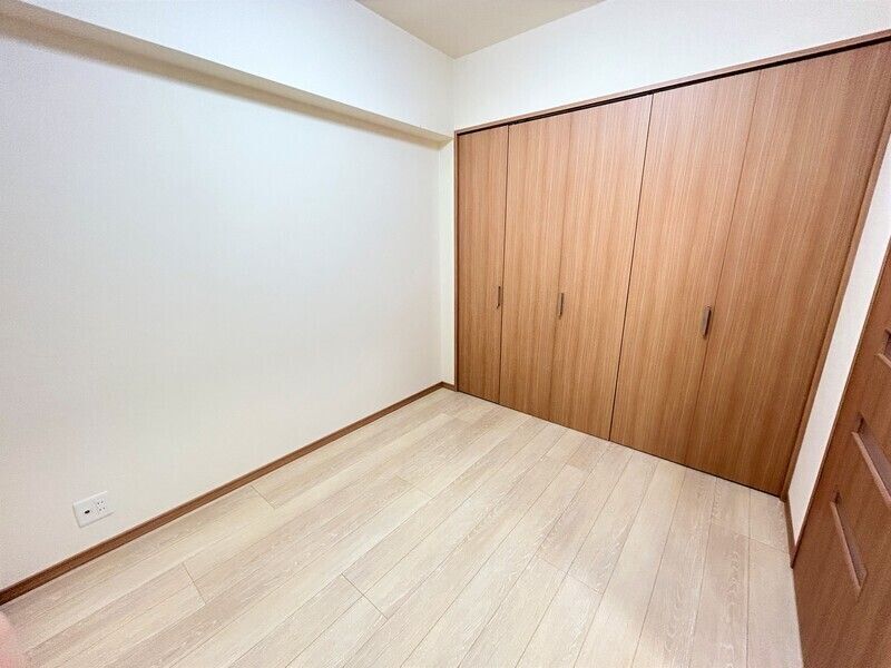 拡大写真:ロイヤルノースナイン 15階1501の洋室