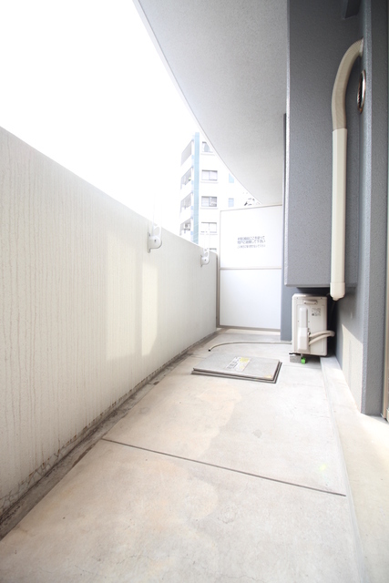 拡大写真：レジナスイート田町　 4階402のバルコニー