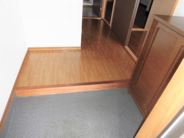拡大写真:エスポワール大井 B棟 1階102の玄関