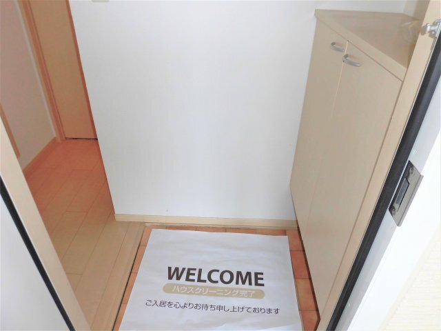 拡大写真:Espoir Yutaka 2階201の玄関