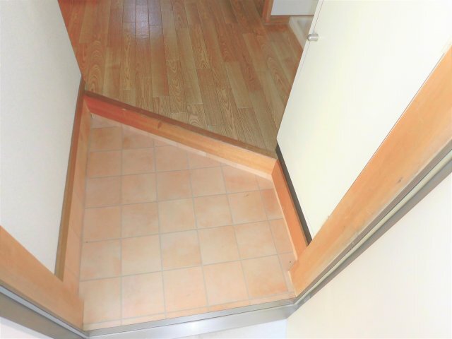 拡大写真:レスパスドルポⅡ 2階202の玄関