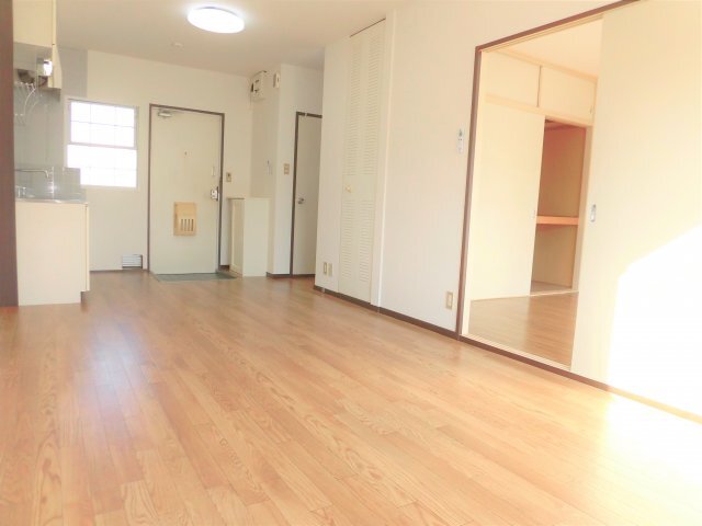 拡大写真:パナタウン杉ノ本B 2階201の居間
